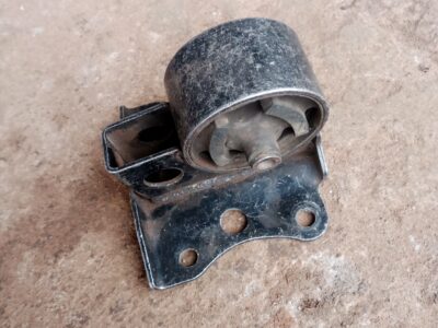 Nissan B15 Gear Mount