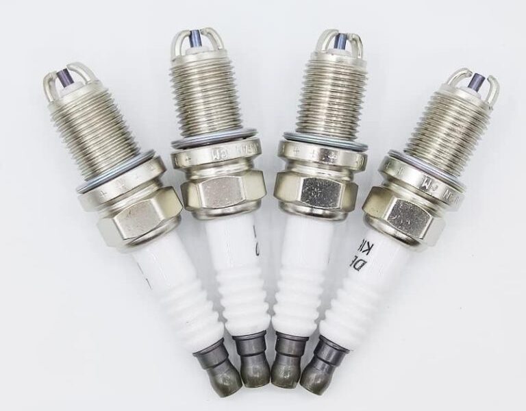 4PCS Spark Plug For Toyota Corolla, Landcruiser 90, 4Runner For Hilux, Corsa